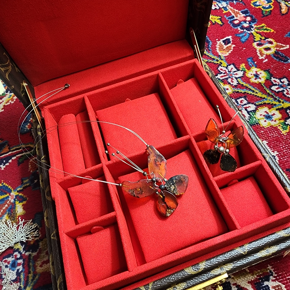 Real Amber And Metal Necklace And Ring Set